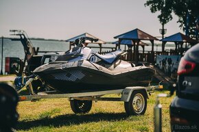 Vodný skúter Sea Doo SPARK TRIXX 2UP 90 na prenájom