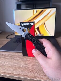 Kompaktný nožík Spyderco