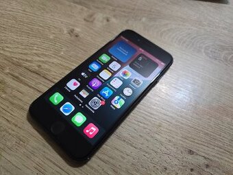 Iphone se 2020 64gb plnefunkcny s novou bateriou telefon ma