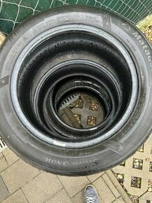 Predám zimné pneumatiky 215/55r16 93H - 1