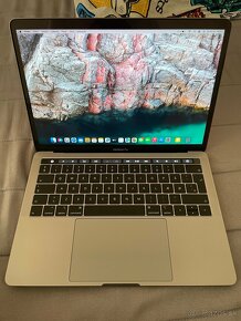 MacBook Pro 2018 touchbar 256gb Nová batéria nový displej - 1