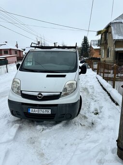 Predam Opel Vivaro 2,0 diesel