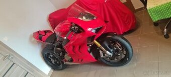 Ducati Panigale v4s 2024