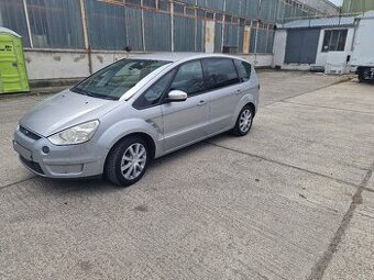 ford s-max 7 miestne,2l 103kw spolahlivy motor, najaz