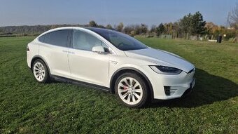 Tesla model X P90D