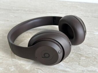 Beats by Dr. Dre Studio Pro Wireless, brown