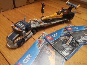 LEGO® City 60151 Transportér dragstera