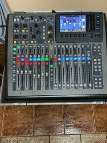 Behringer X32 Compact