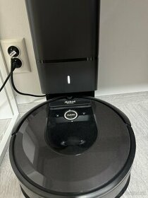 Robotický vysávač iRobot Roomba i7+ - 1