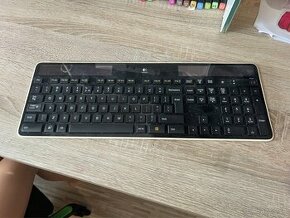 Klávesnica Logitech K750