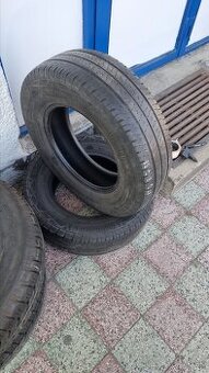 Contimental 215/75r16c letne