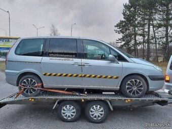 Predám dvere kapota nárazník blatnik na Citroen C8 rok 2005