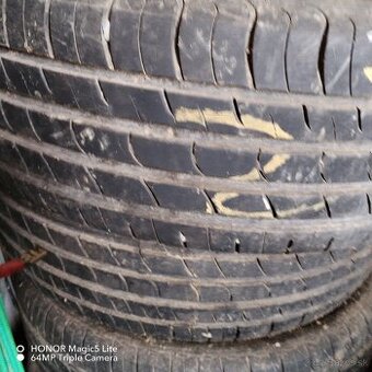 Predam letne pneu 225/55 R19