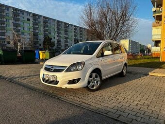 Opel Zafira B - 1