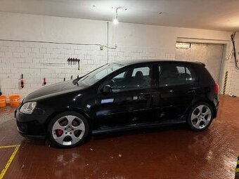 Volkswagen golf 5 GTI.