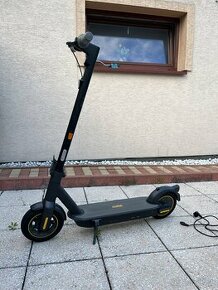 Elektrická kolobežka Ninebot by Segway MAX G30E II - 1