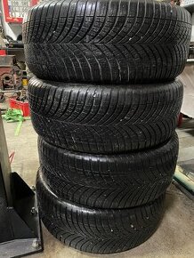 255/55R18 109Y Goodyear vector 4season