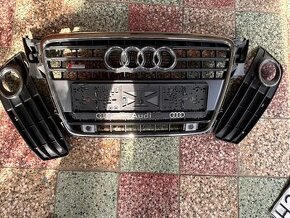 Maska, kryty hmloviek na Audi a4 b8