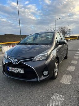 Toyota yaris hybrid