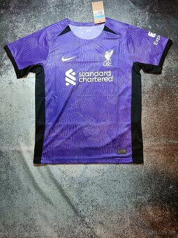 Liverpool 2022/23 third jersey - 1