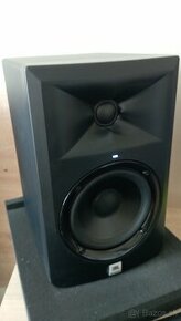 JBL LSR 305