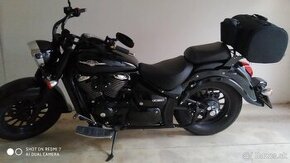 Suzuki Intruder black edition