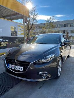 Mazda 3 2.0 Skyactiv-G165 Revolution Top vybava