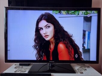 Predám LED TV SAMSUNG UE40D5500RW FULL HD