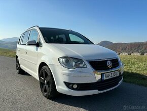 Volkswagen Touran 1.9 TDI DSG 7 miest Ťažné zariadenie