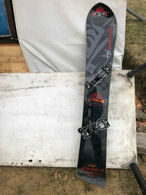 Predám snowboard NIDECKER 160 cm s viazaním.