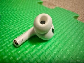 slúchadlo Apple AirPods Pro 2 generácie – pravá strana.