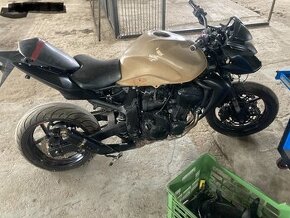 Kawasaki Z 750 Díly