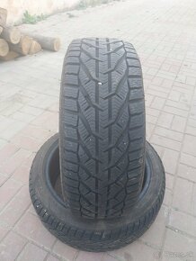 Predam 2ks preumatiky 205/45r17 zime