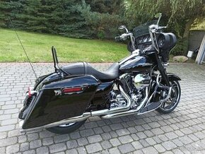 Harley Davidson FLHX Street Glide - 1