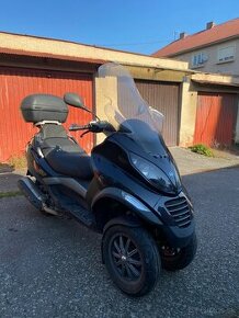 Piaggio mp3 400