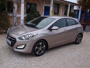 Hyundai i30 1.6i MPI DOHC CVVT YES