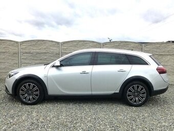 Opel Insignia 2.0CDTi 4x4 COUNTRY TOURER 1A