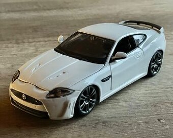 Jaguar xkr-s 1:24 maisto - 1