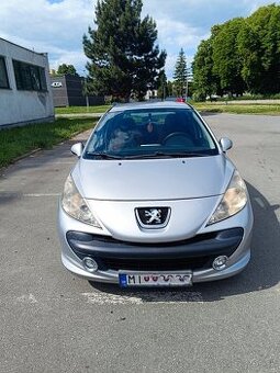 Peugeot 207 - 1