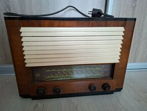 Retro rádio TESLA 612A