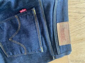 Levi’s tmavomodré dzinsy