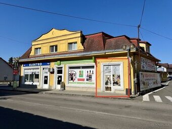 VŠESTRANNÝ PRIESTOR PRIAMO NA CHODNÍKU V CENTRE MESTA