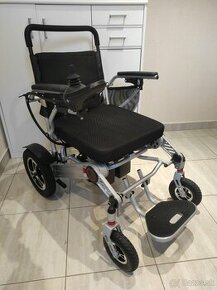 Elektrický invalidný samo-skladací vozík