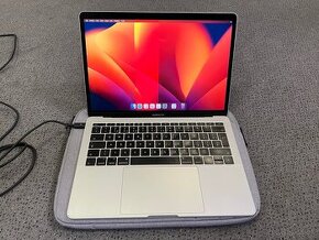 Apple Macbook Pro 2016 s chybami