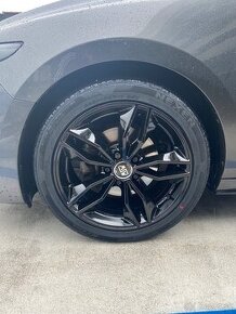 Predám R18 s letnými pneu - Mazda 5x114,3