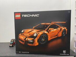 LEGO TECHNIC: PORSCHE GT3 RS (42056)