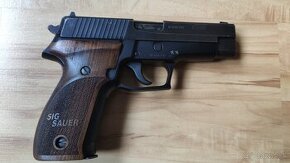 Pištoľ sig sauer P226 9 mm.Luger