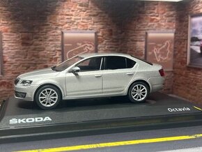 Škoda Octavia III 1:43 - strieborná, tónované sklá, EVČ