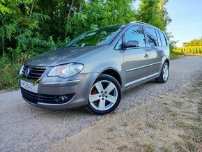 VW Touran 2,0 TDI HIGHLINE Facelift