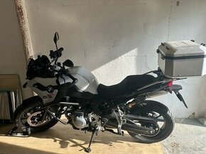 BMW F750GS - 3 400km, v zaruke, garazovana